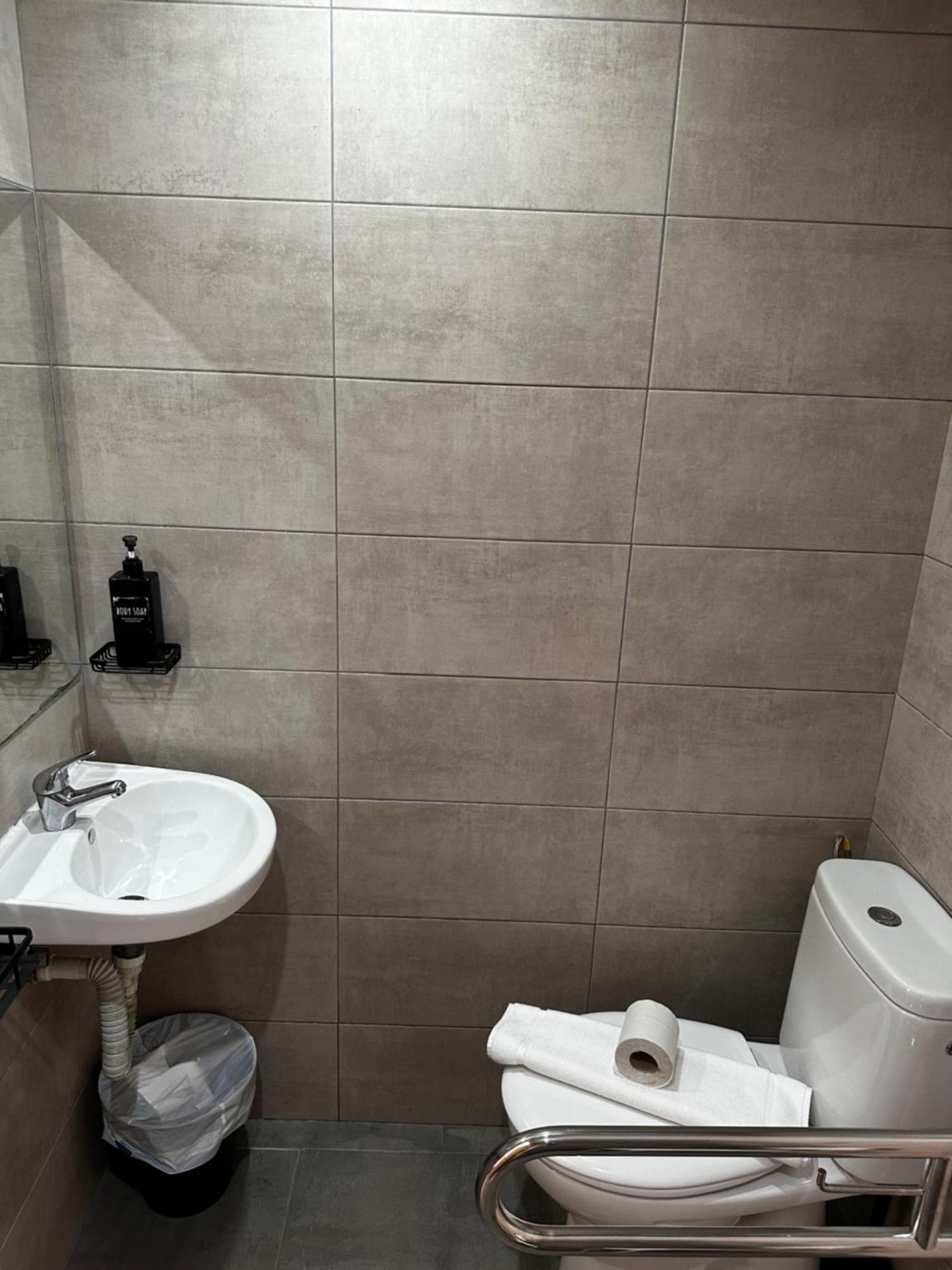 Triple Room Private Bathroom,1594732326:JPEG